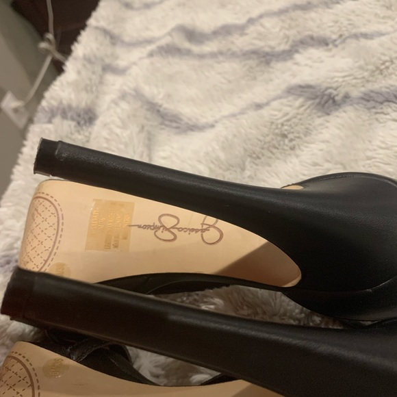 Jessica Simpson platform T Strap heels size 6 - Picture 3 of 7